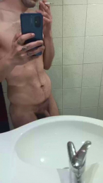 AlexxxBig webcam model stream image