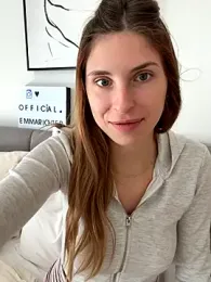 emma05 webcam model stream image