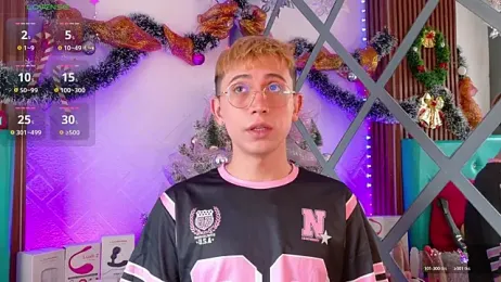 Naughty__Chriss webcam model stream image