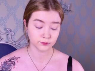 Kira Fors webcam model stream image