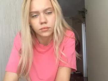 kristifelicien webcam preview