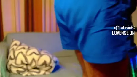 Midnighter_ webcam model stream image