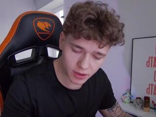 Dany Davis webcam flirt4free model stream image