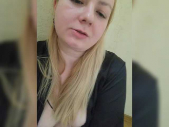 Honey-Alexa webcam model stream image