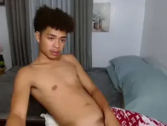 curlyasian_njxx webcam model stream image