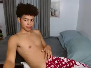 curlyasian_njxx webcam model stream image