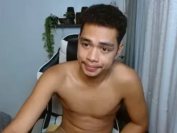 curlyasian_njxx webcam Stripchat model stream image