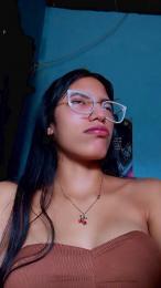 tina_hotpee webcam model stream image