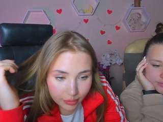 laura-whisper webcam model stream image