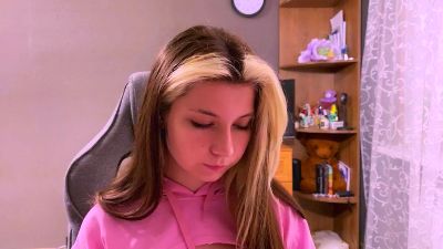 KristenHorwood webcam model stream image