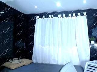 hillary-queen webcam model stream image