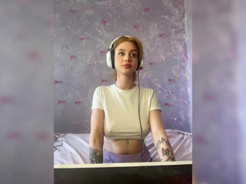 ice-hot webcam model stream image