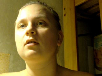 Frummi webcam model stream image