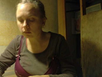 Frummi webcam bongacams model stream image