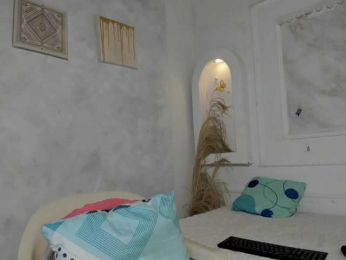 Tahira-20 webcam model stream image