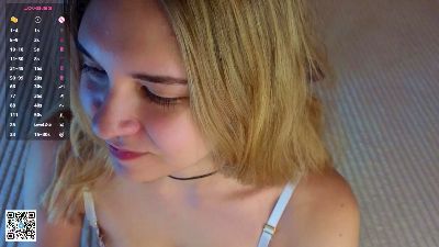 MaeAlison webcam model stream image