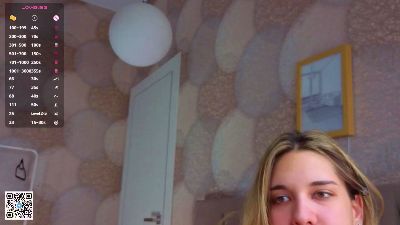 MaeAlison webcam model stream image