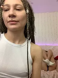 HotCaramellsTV webcam model stream image