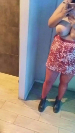 WineBee webcam model stream image