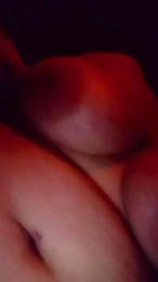 WineBee webcam model stream image