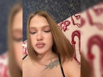 AriWafe webcam model stream image