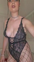 Lovecha_ webcam model stream image