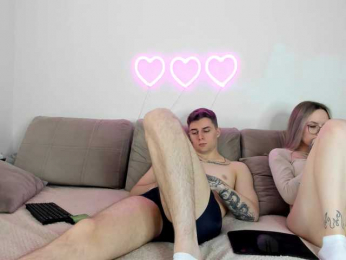 TwinTurboCouple webcam model stream image