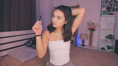 HildredUrive webcam model stream image