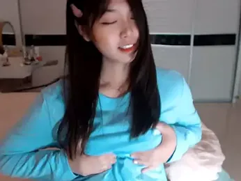 Dou-Yayaya webcam model stream image