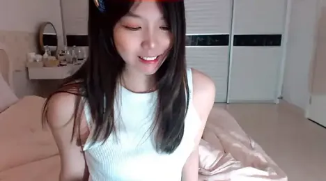 Dou-Yayaya webcam stripchat model stream image