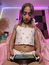 Littlebunny21 webcam model stream image