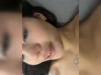 M0nikaa webcam model stream image