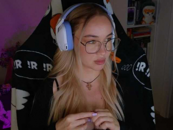 Emili1- webcam model stream image