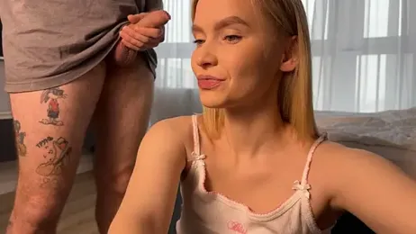 Adelovenick webcam model stream image