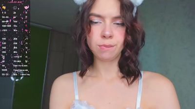 YanHavely webcam model stream image