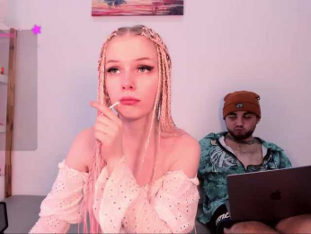 DoubleFuck webcam model stream image