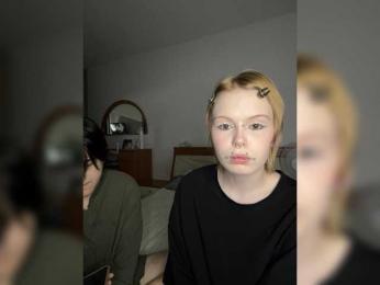 MiaAndAlicee webcam model stream image