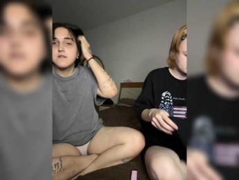 MiaAndAlicee webcam model stream image