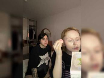 MiaAndAlicee webcam model stream image