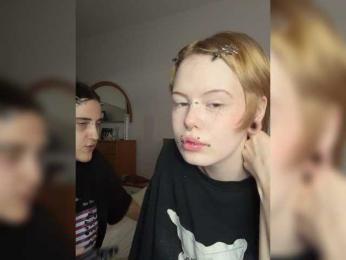 MiaAndAlicee webcam model stream image