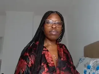 MadamIndigo webcam model stream image