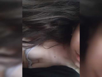 Kissa-is-klassa-a webcam model stream image