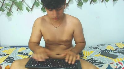 zachfox018 webcam cam4 model stream image