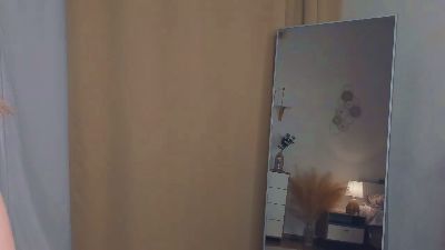 LauraZeuner webcam model stream image