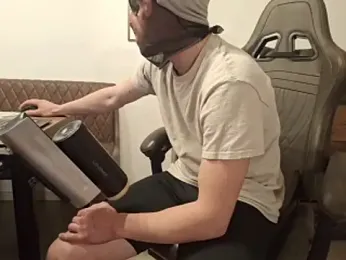 ShyGuyWannaTry webcam stripchat model stream image