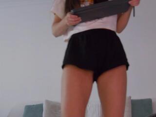 Lily Roselyn webcam model stream image