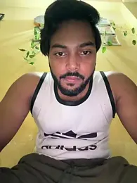 Top_Reyanshh webcam model stream image