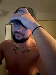 LunaFoxTip webcam model stream image