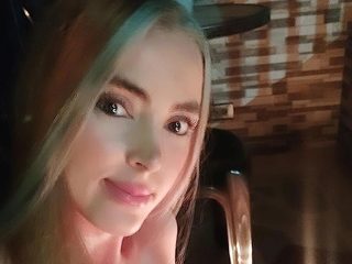 Nicole Angeles webcam model stream image