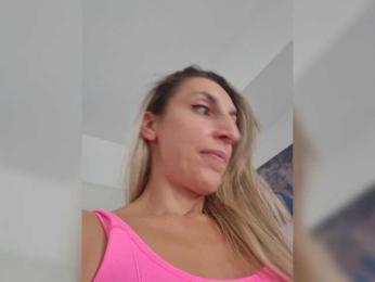 FitHellen webcam model stream image